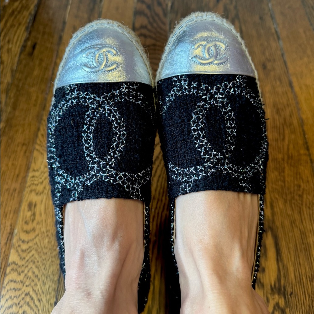 Chanel black tweed silver mettalic cc logo espadrilles - Picture 10 of 15